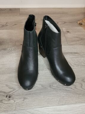 Lucky Brand Women's Yasamin Studded Leather Booties Black Size 10M NWOT